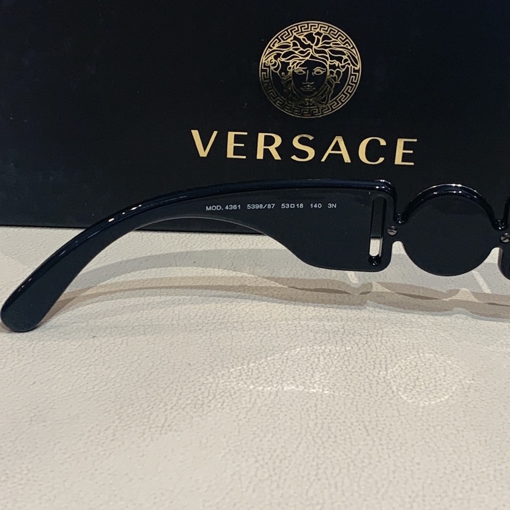 New Authentic Unisex Versace Sunglasses - Picture 10 of 14